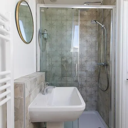 Bright & Beautiful Flat In Bristol! Daire